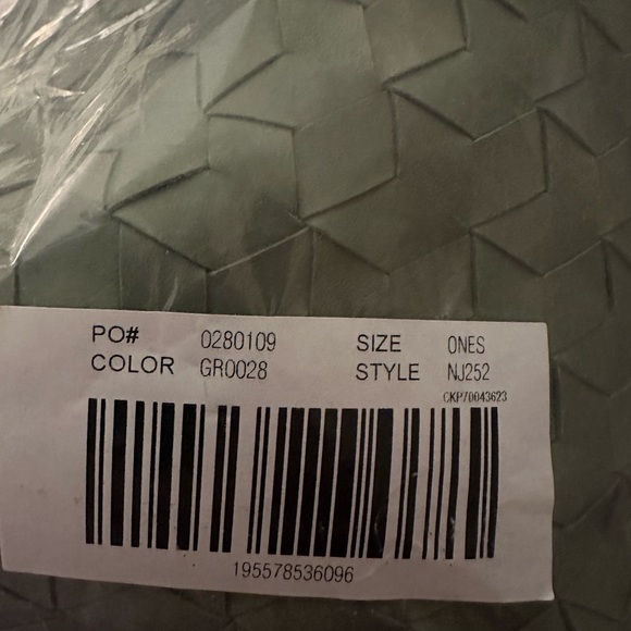 Price Reduced Madewell Basket Weave Leather Tote in Green - Picture 13 of 14